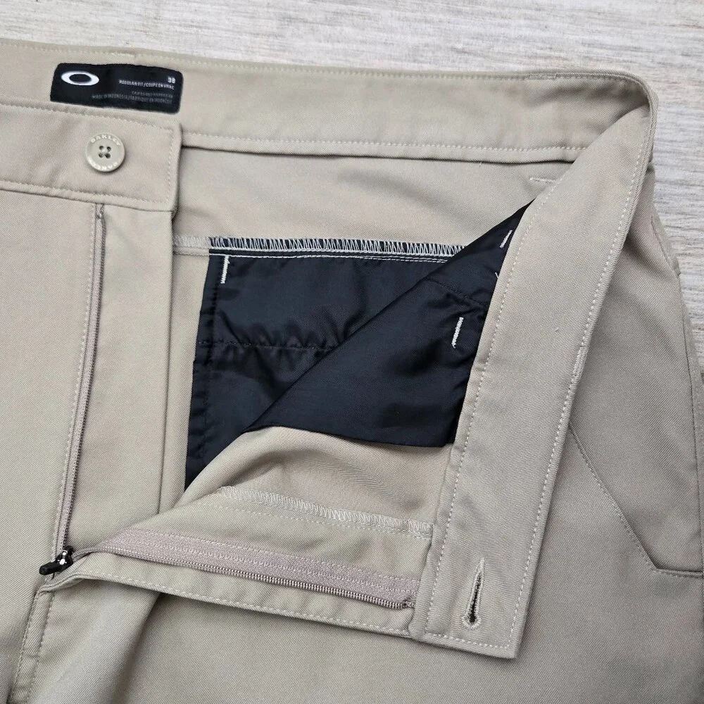 Oakley Regular Fit Khaki Shorts Men O Logo Preppy Flat Front Spell Out‎ 38